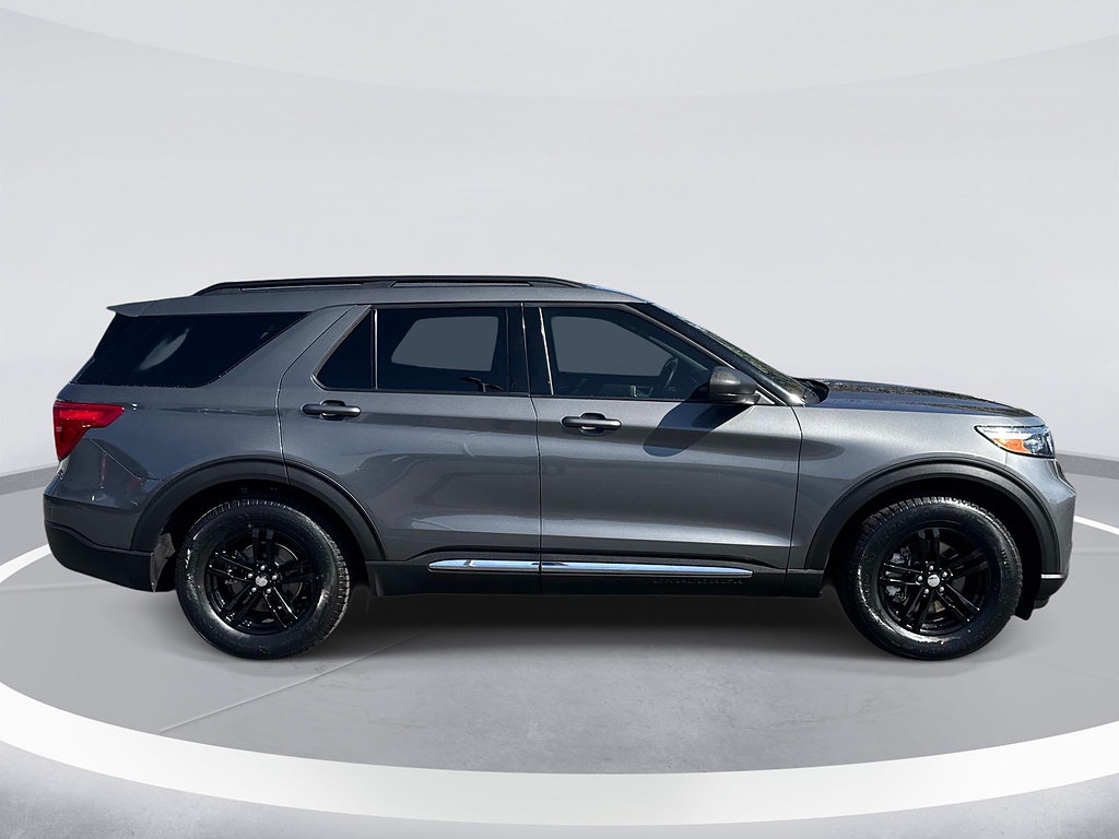 Certified 2023 Ford Explorer XLT RWD image 3