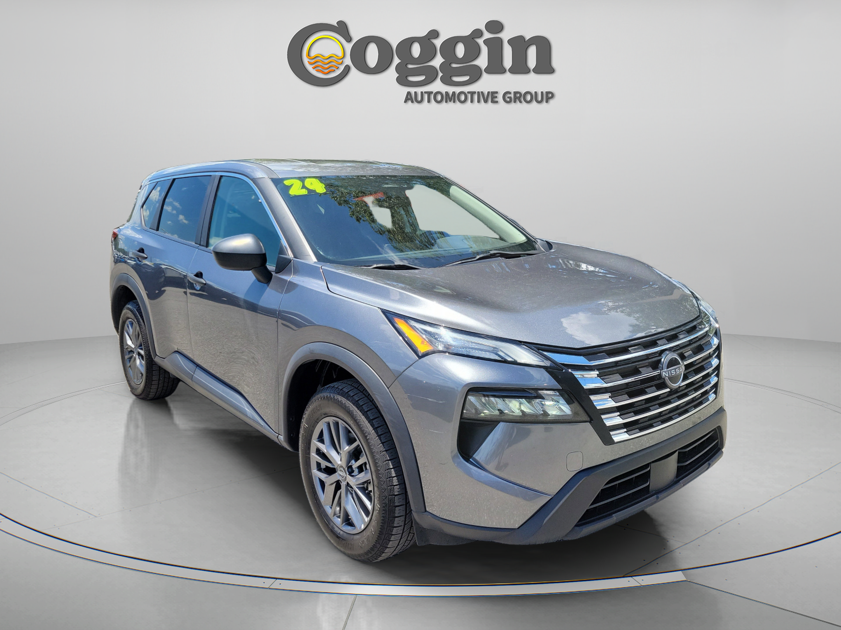 Used 2024 Nissan Rogue S AWD/4WD image 4