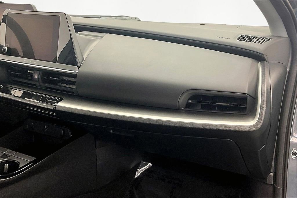 Used 2025 Toyota Prius LE FWD image 17
