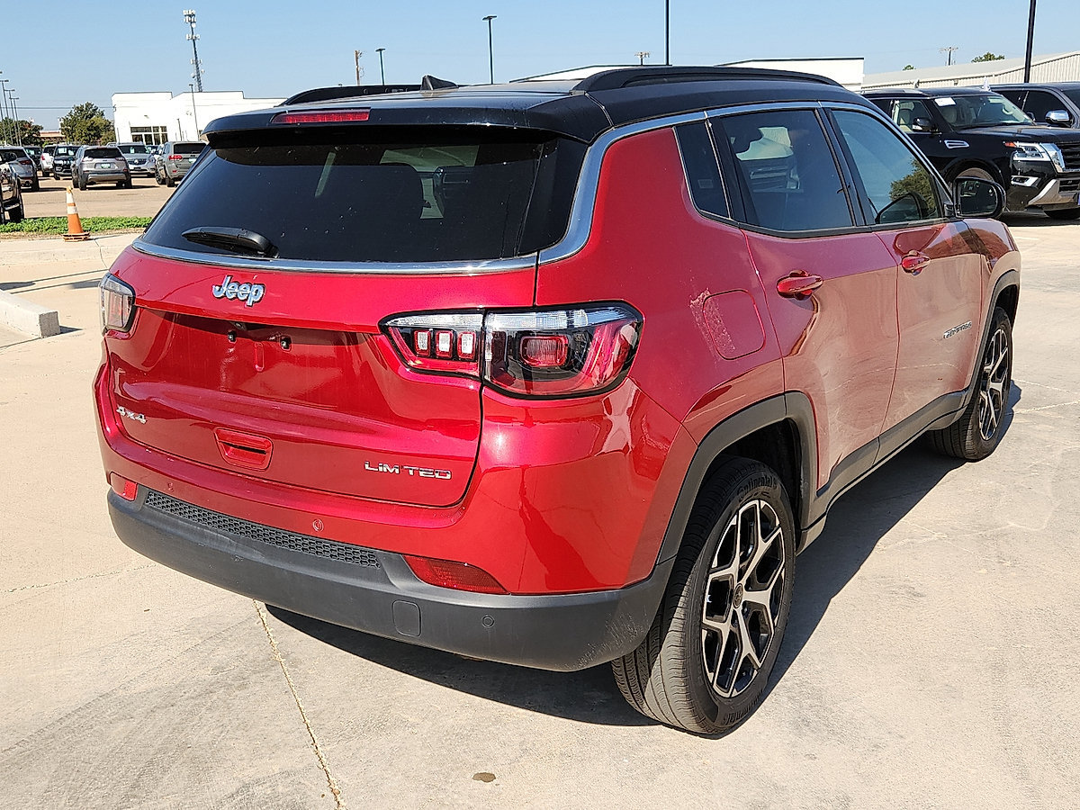 Used 2025 Jeep Compass Limited AWD/4WD image 5
