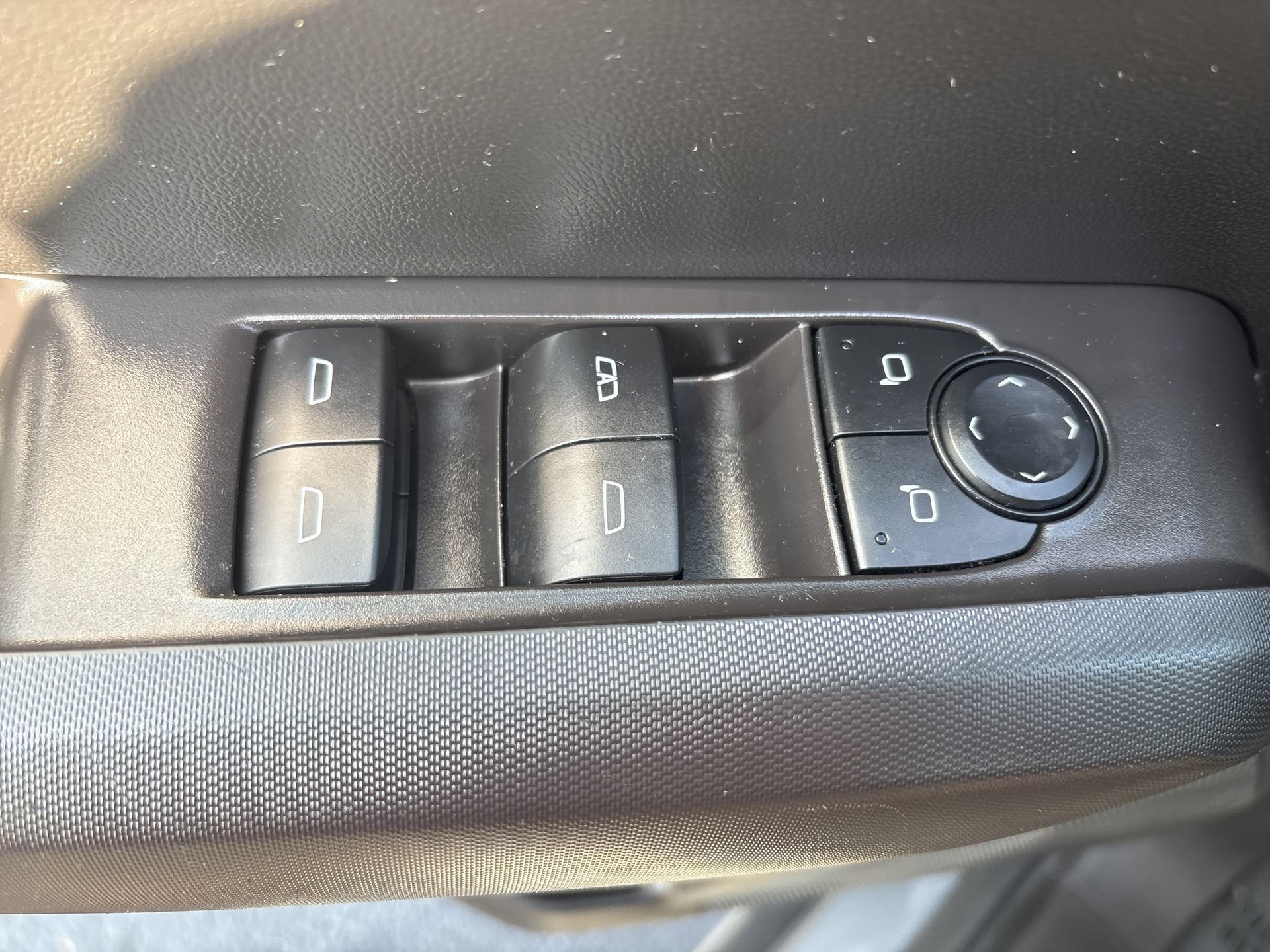 Used 2025 Chevrolet Colorado LT RWD image 30