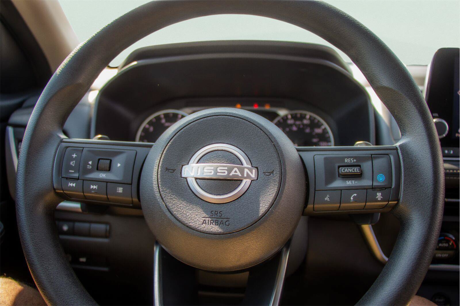 Used 2024 Nissan Rogue SV AWD/4WD image 10