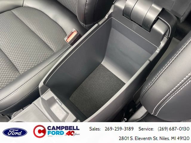 Certified 2025 Ford Escape SE FWD image 28
