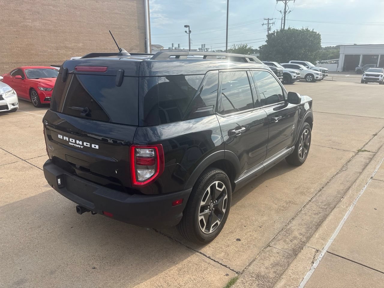 Certified 2024 Ford Bronco Sport Outer Banks w/ Tech Package AWD/4WD image 3