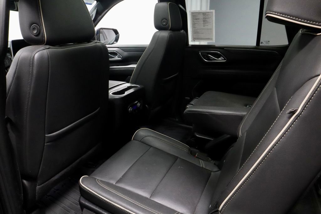 Used 2024 GMC Yukon SLT w/ SLT Luxury Package AWD/4WD image 24