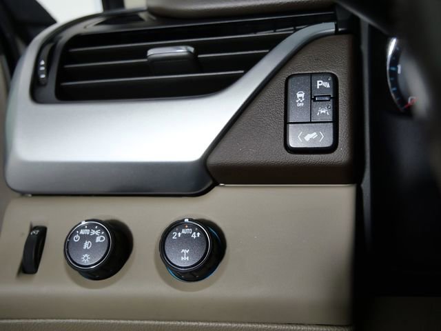 Used 2020 Chevrolet Suburban Premier image 24