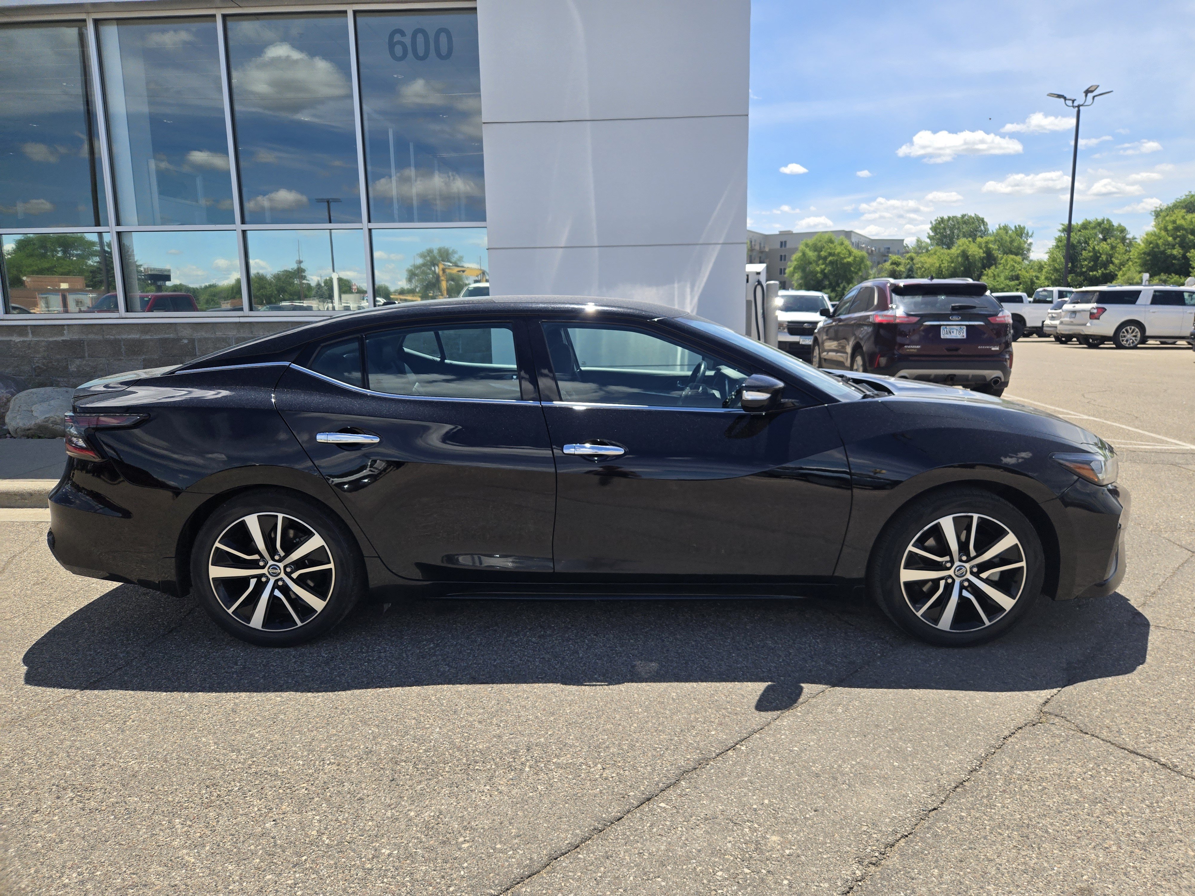 Used 2021 Nissan Maxima 3.5 SV w/ Floor Mat Group FWD image 5