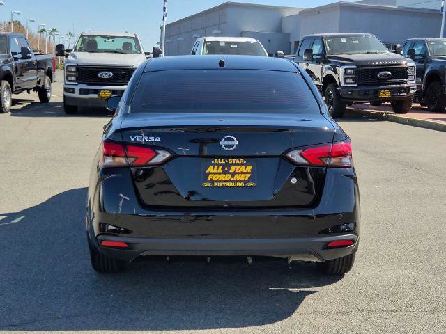 Used 2025 Nissan Versa S w/ Trunk Package image 4