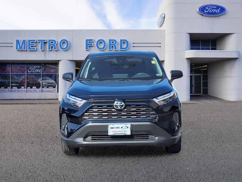 Used 2025 Toyota RAV4 LE AWD/4WD image 8