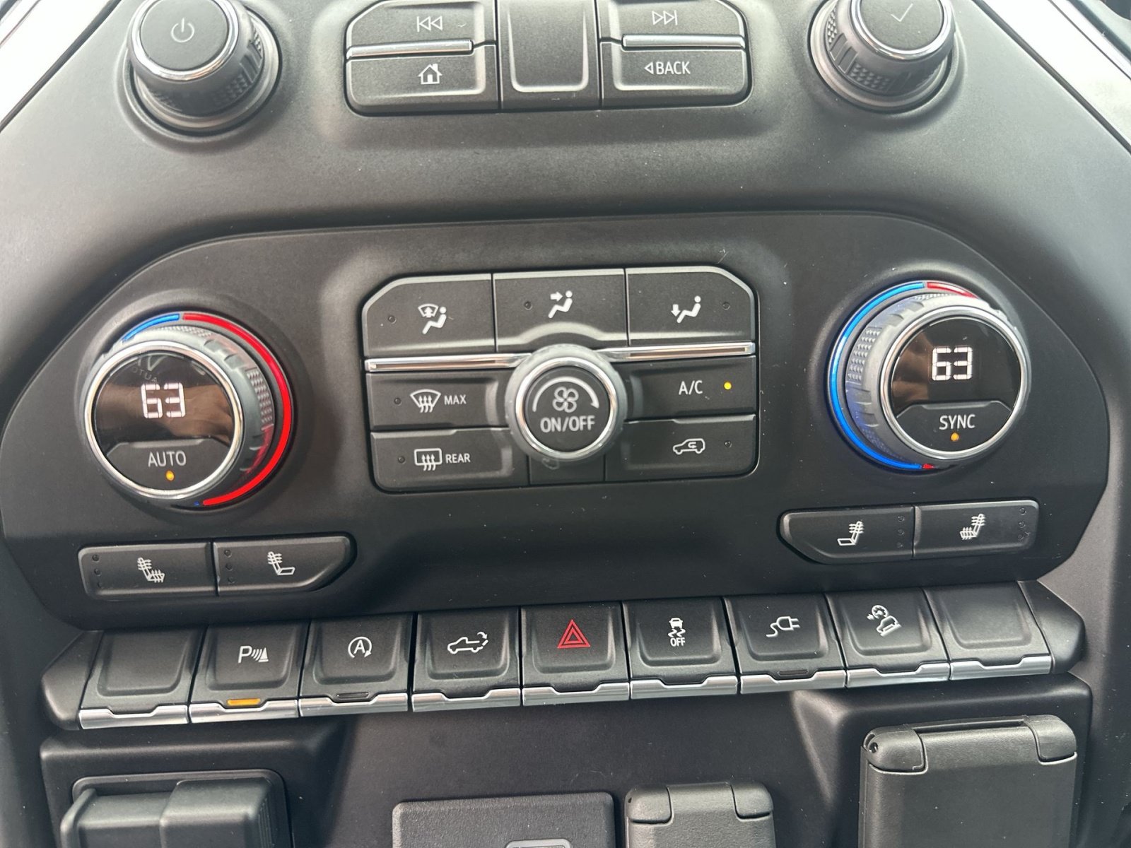 Used 2021 Chevrolet Silverado 1500 LT Trail Boss w/ Convenience Package II AWD/4WD image 28