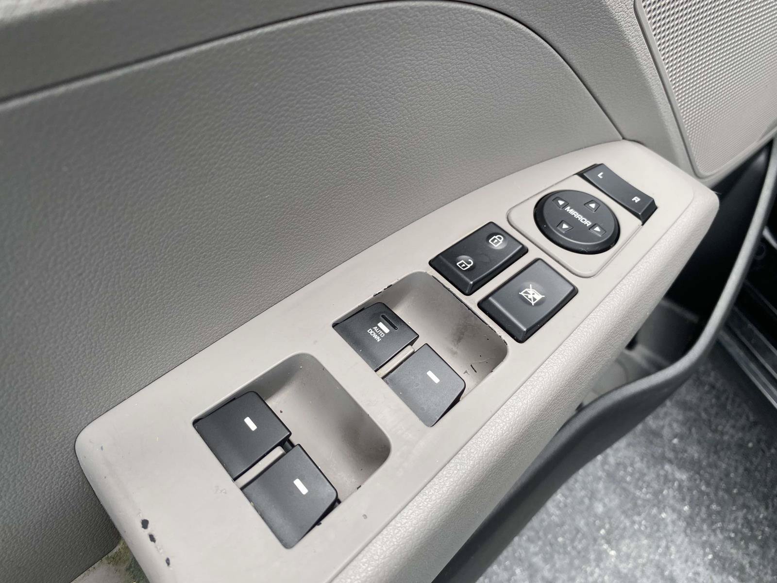 Used 2018 Hyundai Elantra SE FWD image 17