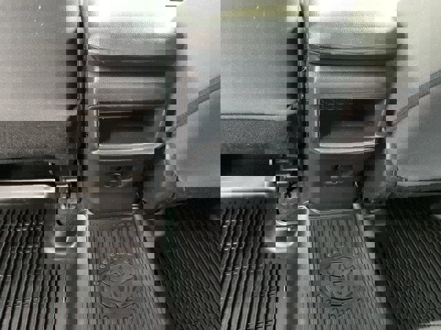 Used 2019 Toyota RAV4 LE image 13