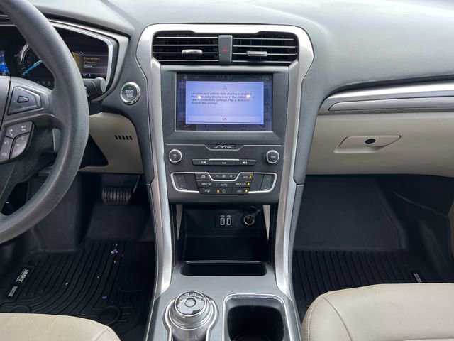 Certified 2019 Ford Fusion SE FWD image 17