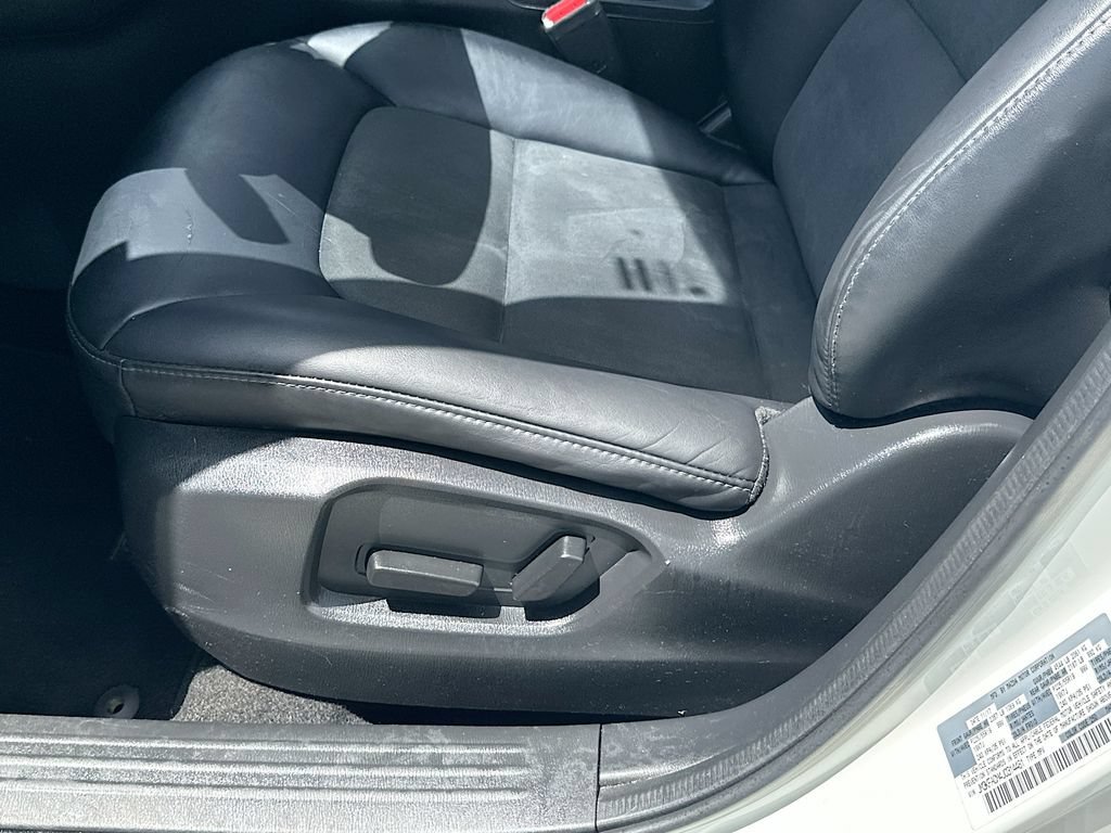 Used 2018 MAZDA CX-5 Touring w/ Preferred Equipment Package FWD image 9