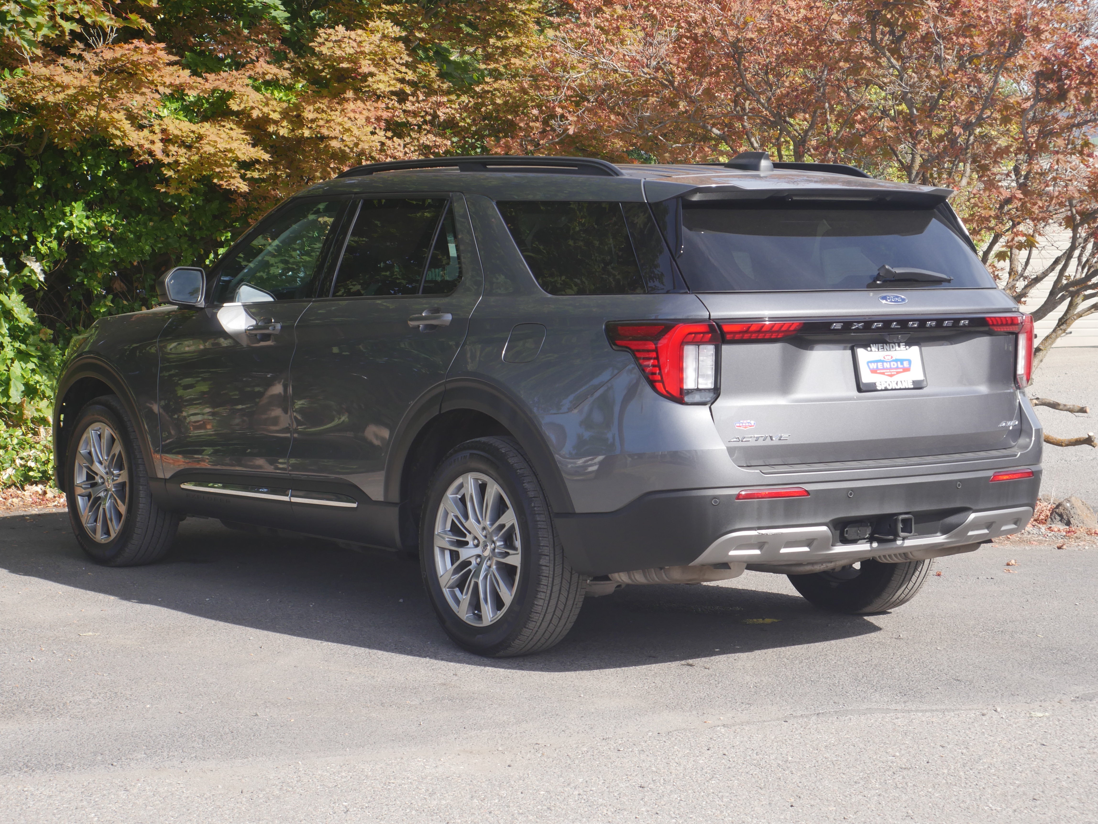Certified 2025 Ford Explorer Active w/ Active Comfort Package AWD/4WD image 19