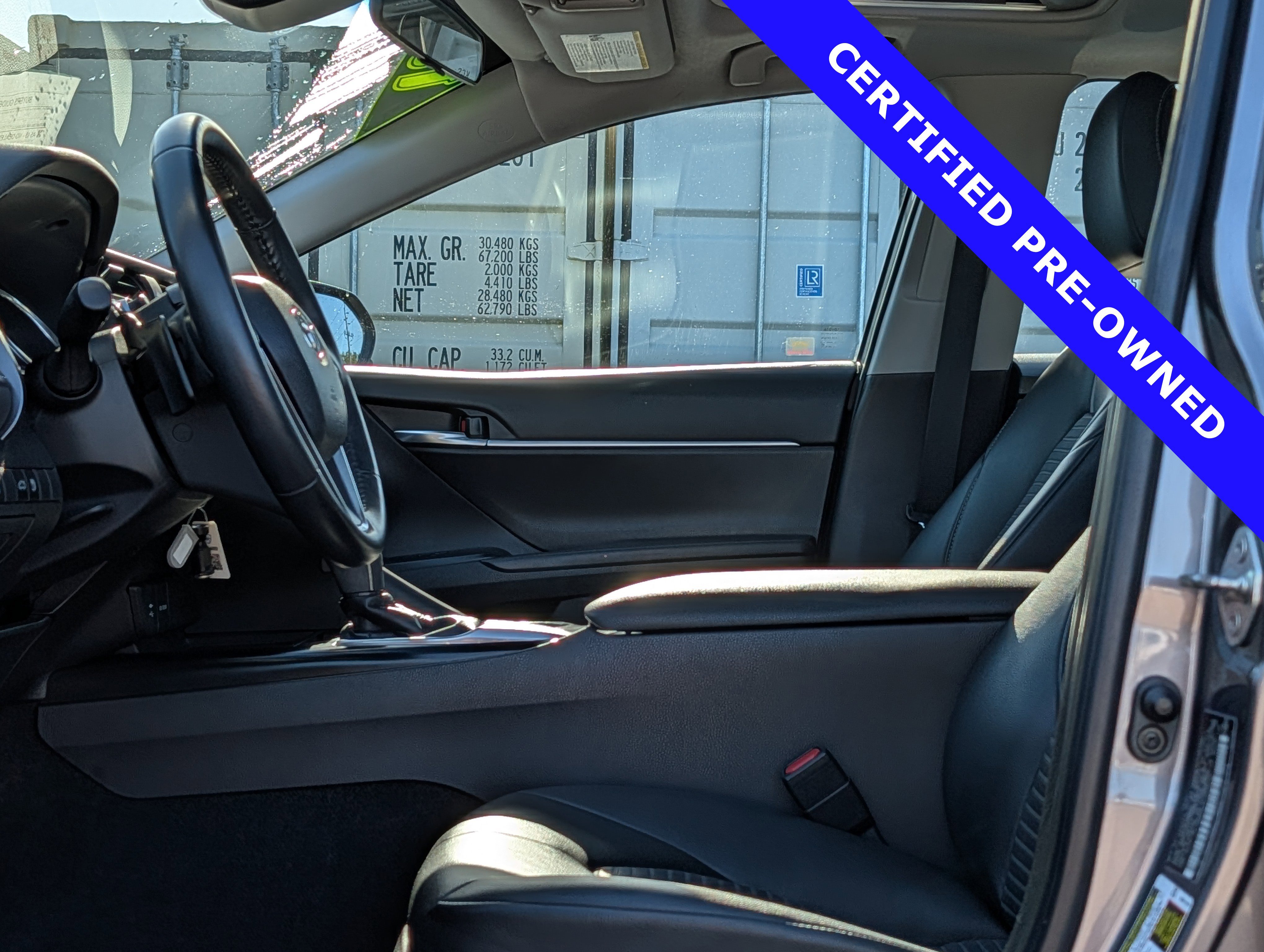 Used 2018 Toyota Camry SE w/ Moonroof Package FWD image 19