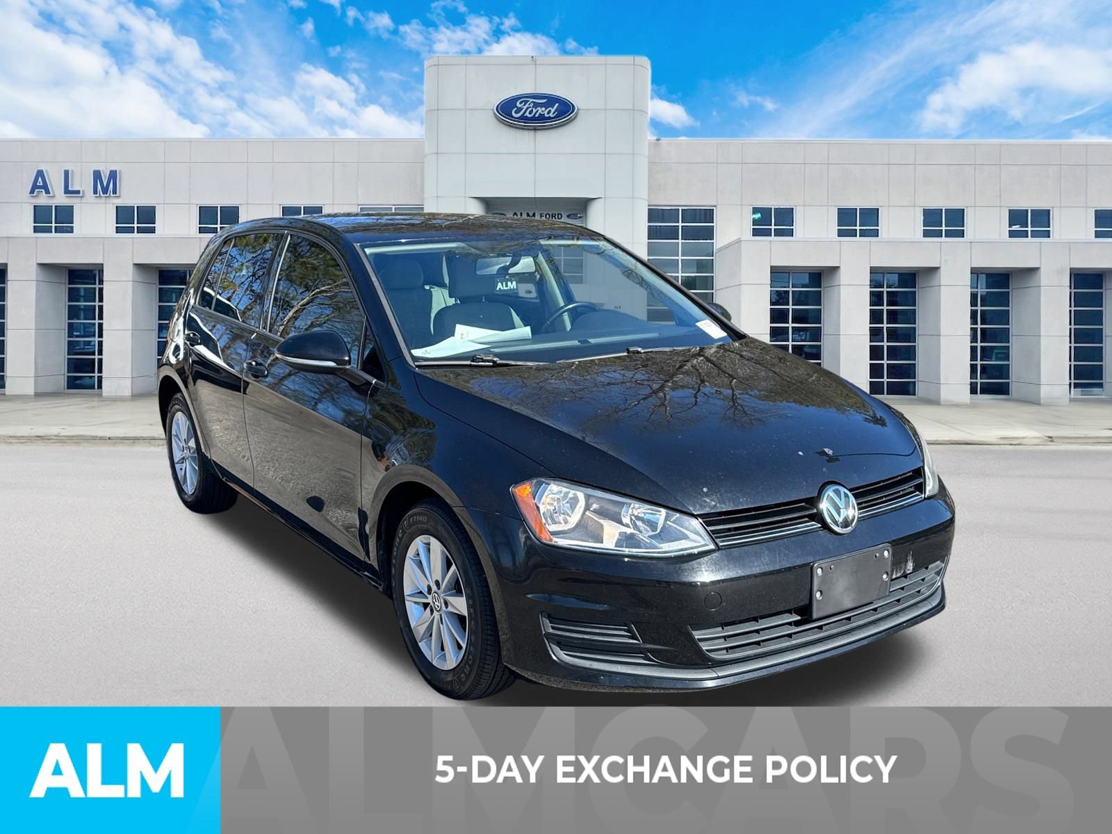 Used 2017 Volkswagen Golf SE image 4