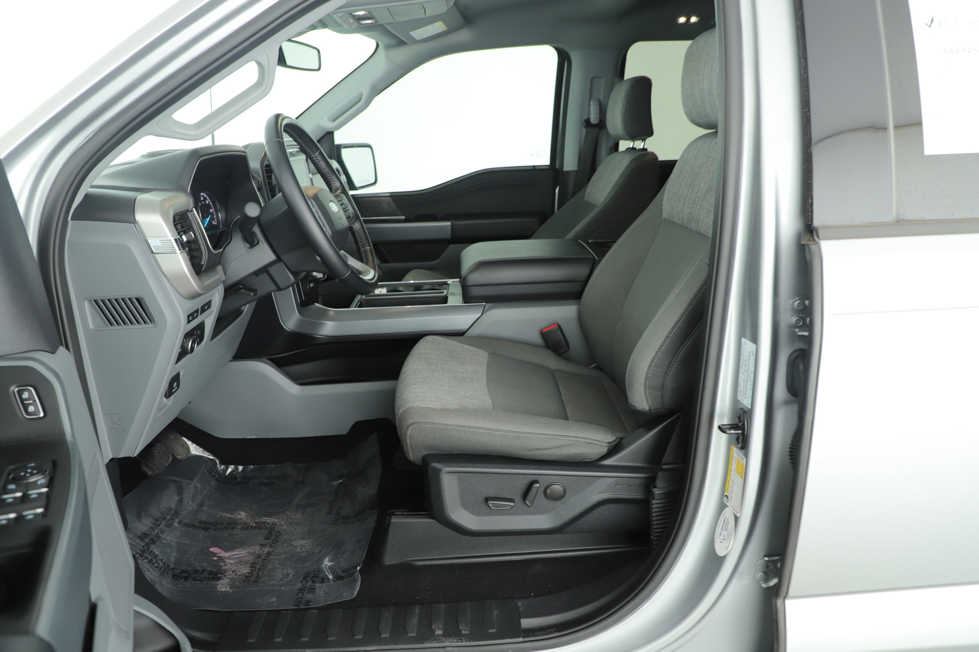 Certified 2022 Ford F150 XLT w/ Equipment Group 302A High image 8