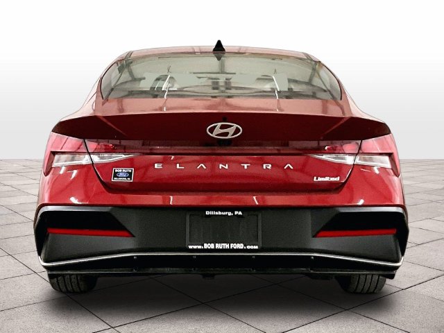 Used 2025 Hyundai Elantra Limited FWD image 4