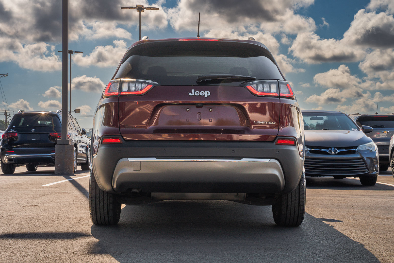 Used 2020 Jeep Cherokee Limited FWD image 7