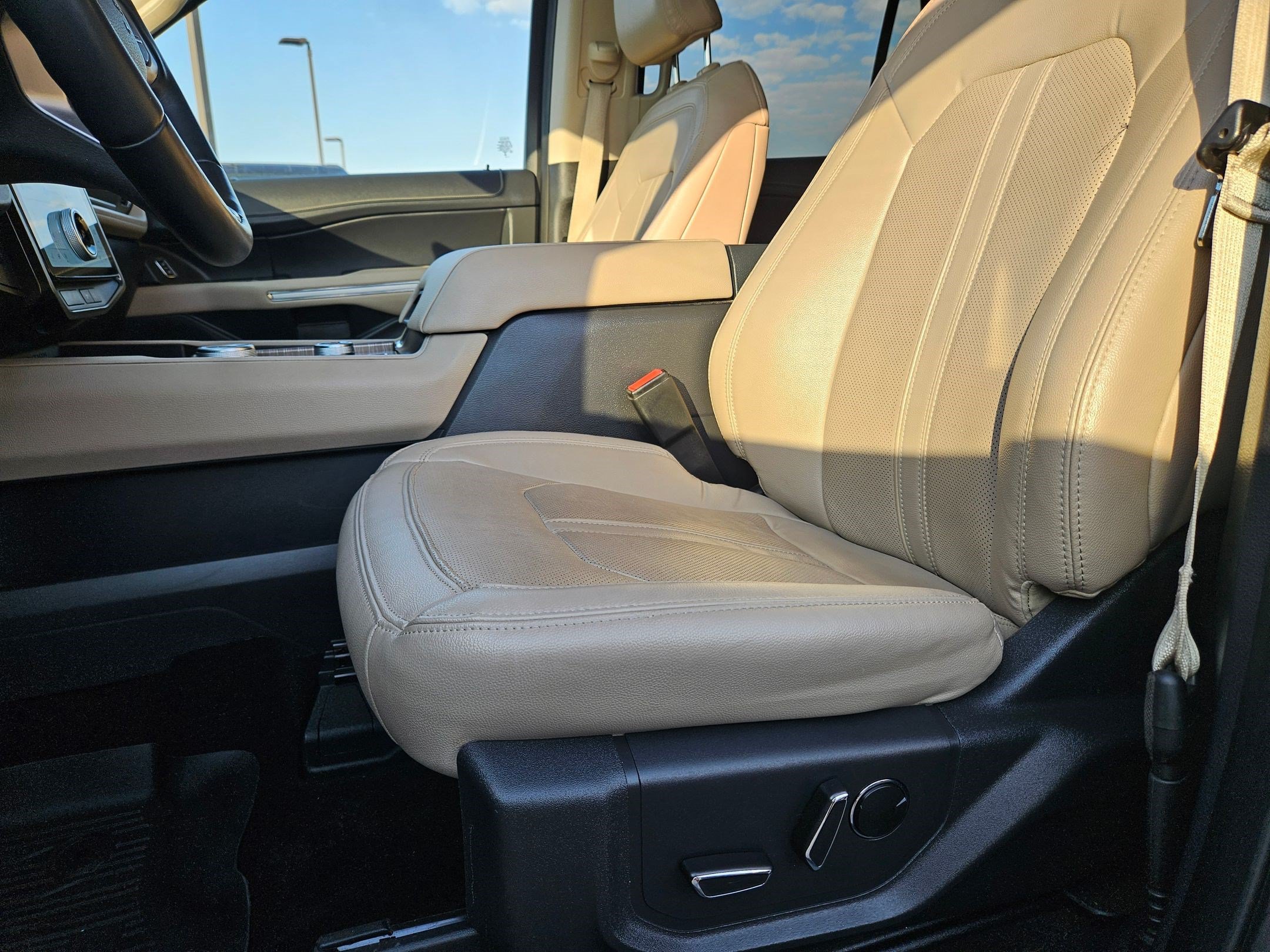 Certified 2023 Ford Expedition Limited AWD/4WD image 17