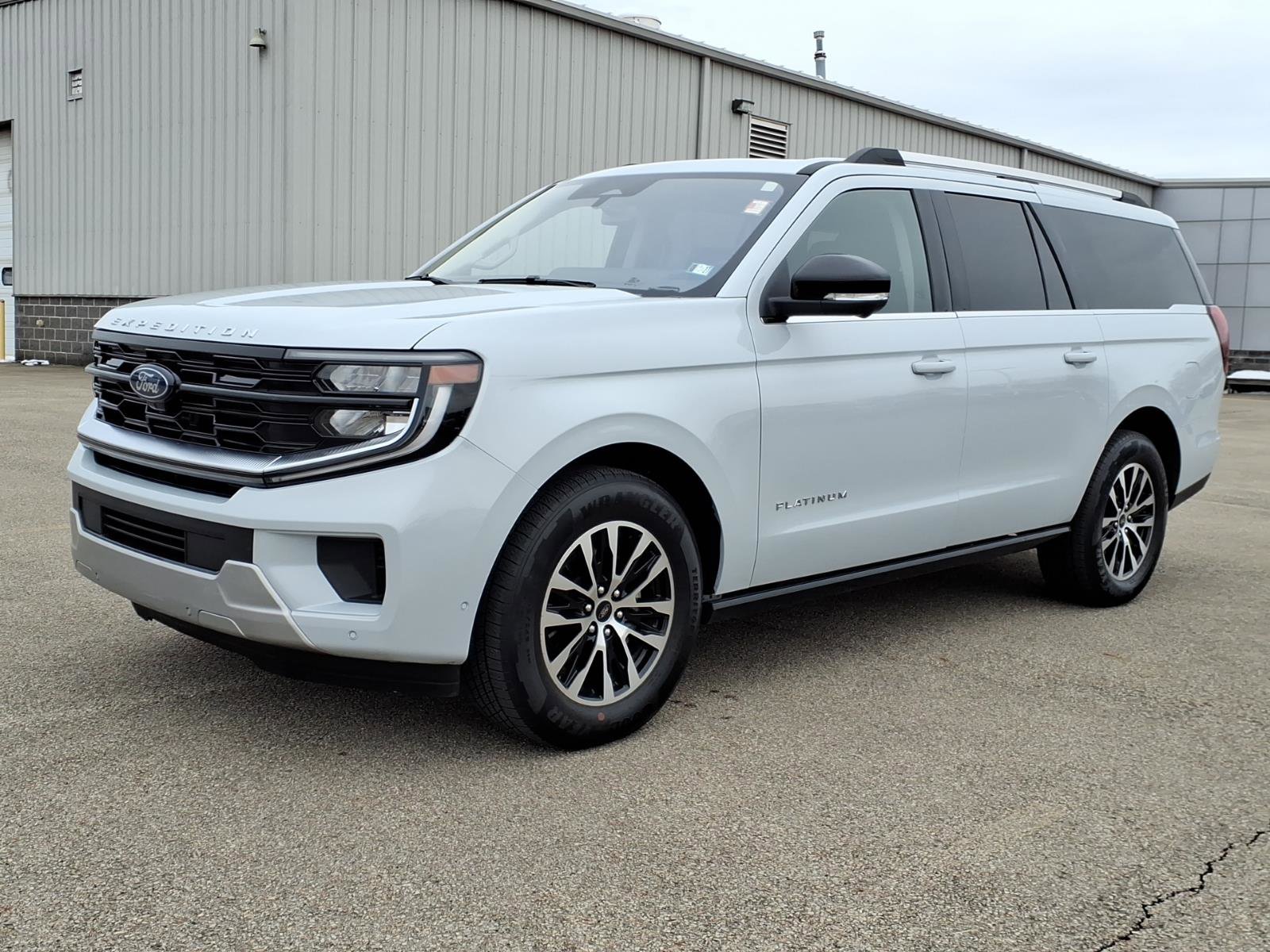 Certified 2025 Ford Expedition Max Platinum image 3