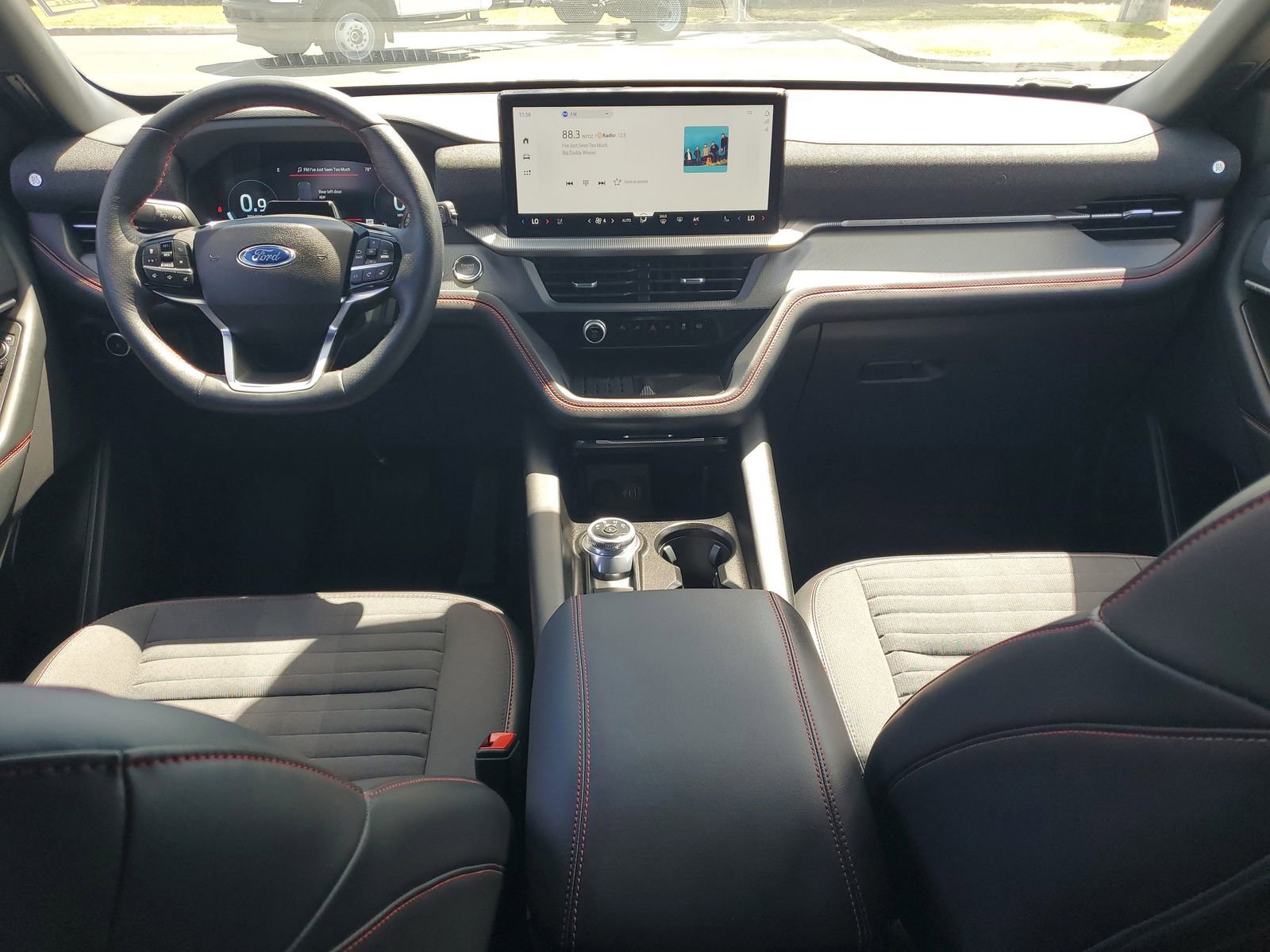 Certified 2025 Ford Explorer ST-Line w/ Premium Package AWD/4WD image 13