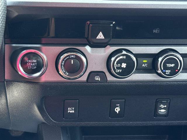 Used 2017 Toyota Tacoma TRD Sport w/ Tow Package AWD/4WD image 27