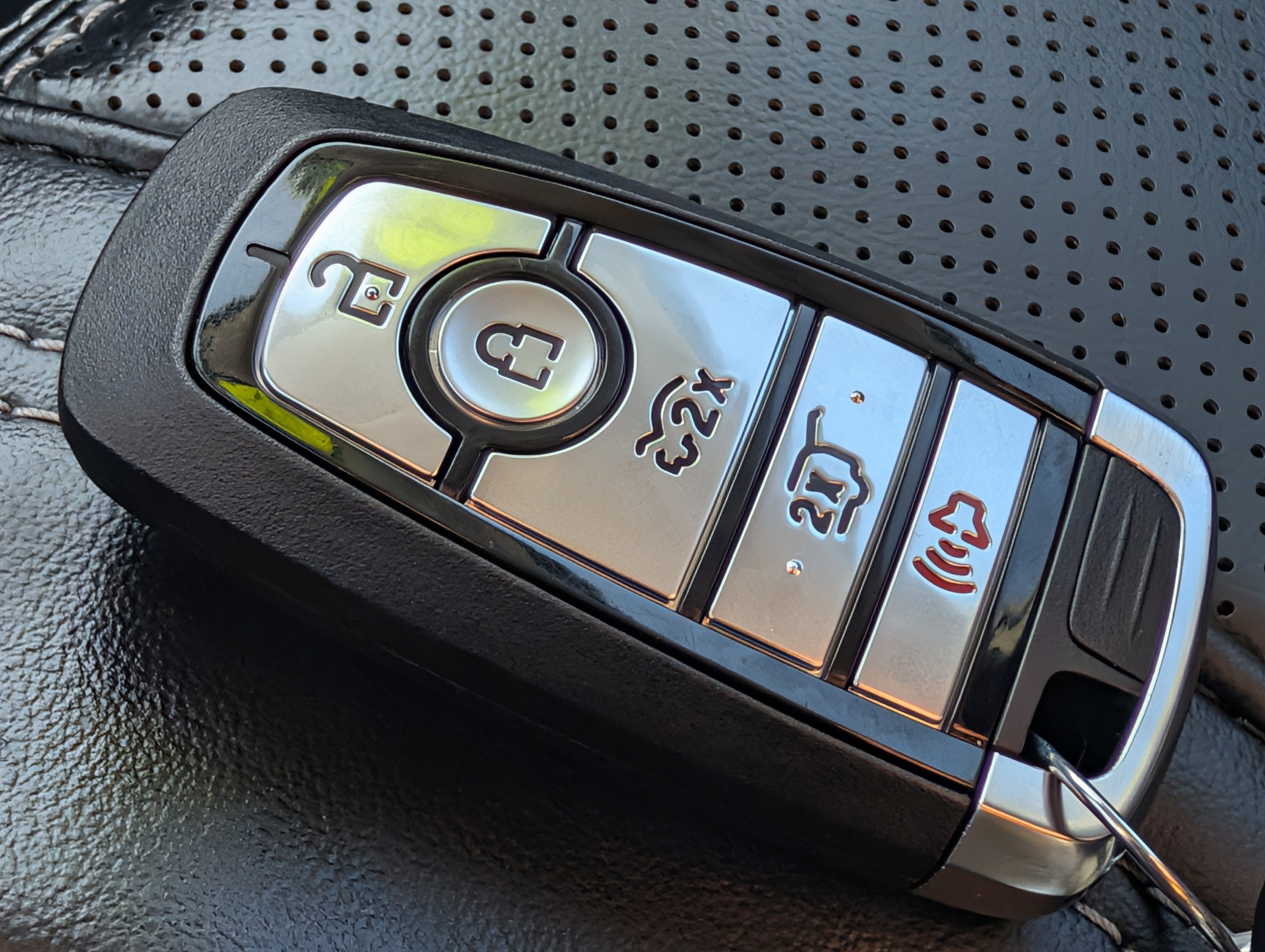 Certified 2025 Ford Mustang Mach-E Premium AWD/4WD image 33