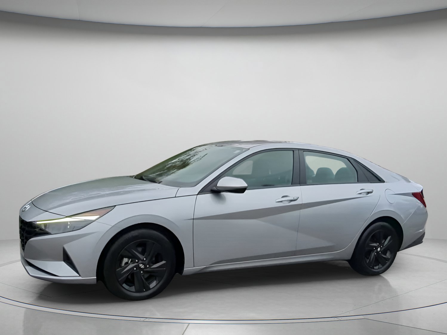 Used 2023 Hyundai Elantra SEL w/ Cargo Package image 6