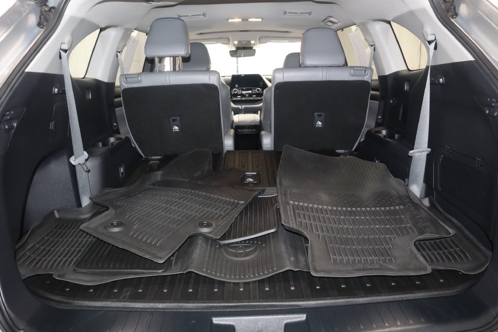 Used 2023 Toyota Highlander XLE AWD/4WD image 17