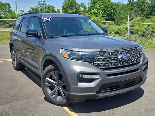 Certified 2023 Ford Explorer XLT w/ Equipment Group 202A
