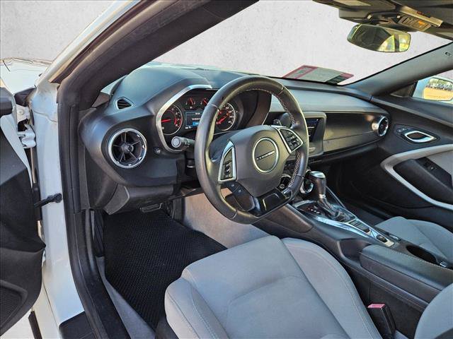Used 2020 Chevrolet Camaro LT RWD image 10