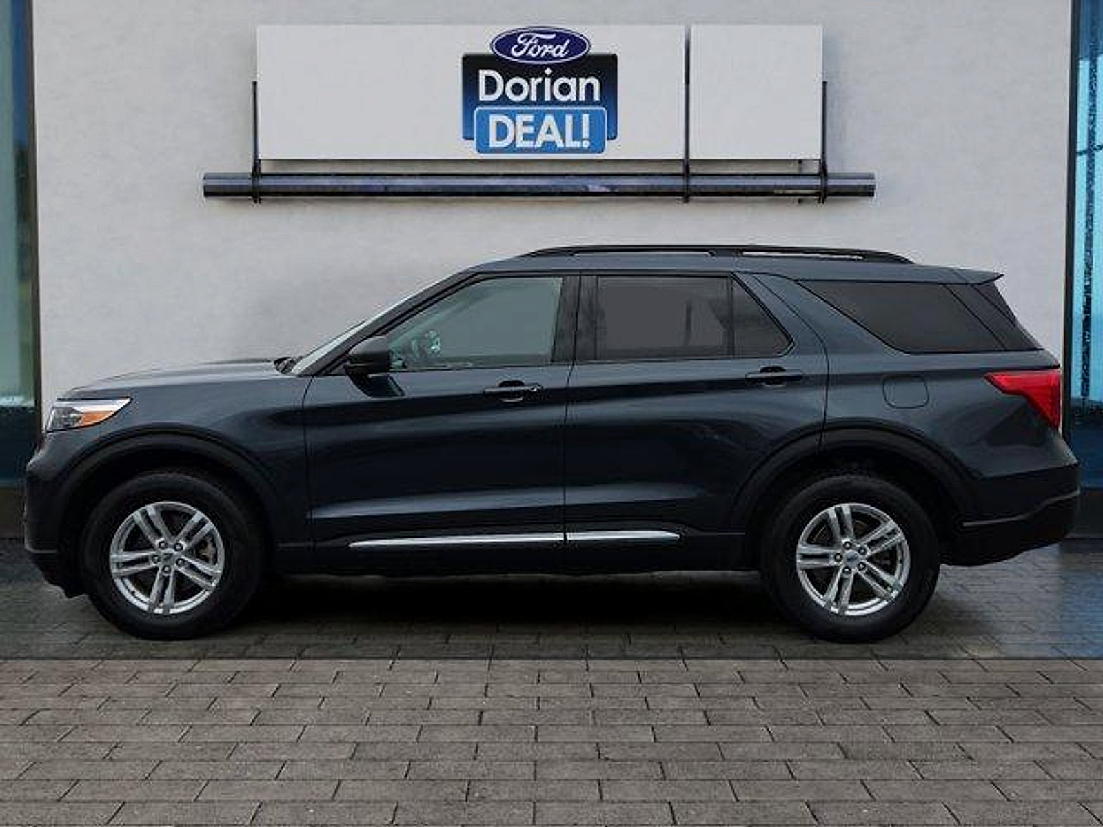 Certified 2023 Ford Explorer XLT AWD/4WD image 6