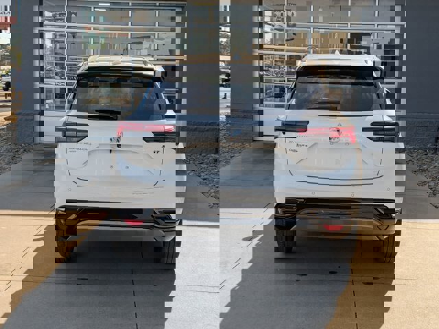 Used 2023 Buick Envision Essence w/ Technology Package I image 5