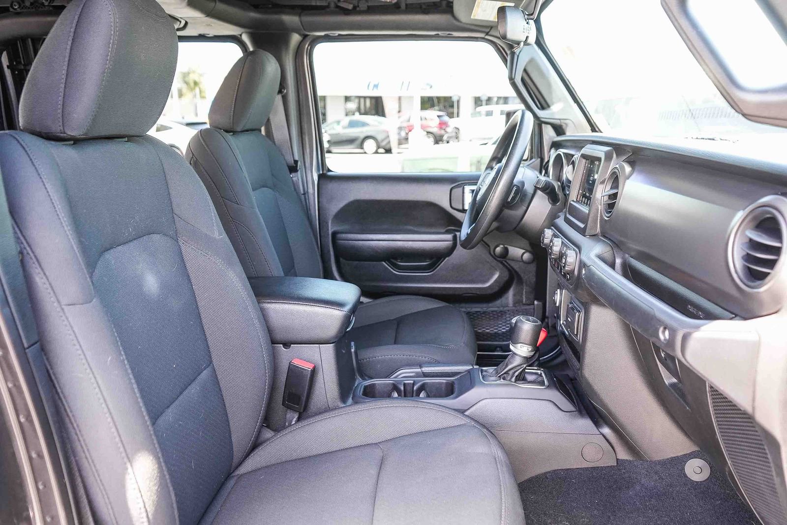 Used 2023 Jeep Gladiator Sport AWD/4WD image 18