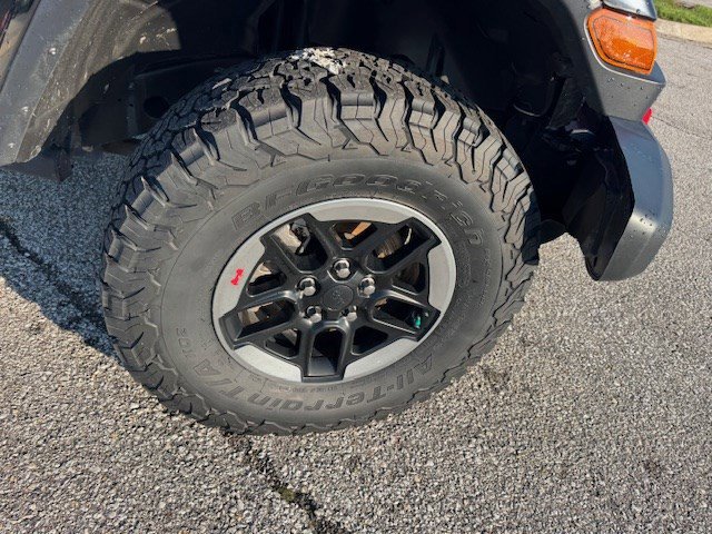 Used 2018 Jeep Wrangler Unlimited Rubicon w/ Dual Top Group image 36