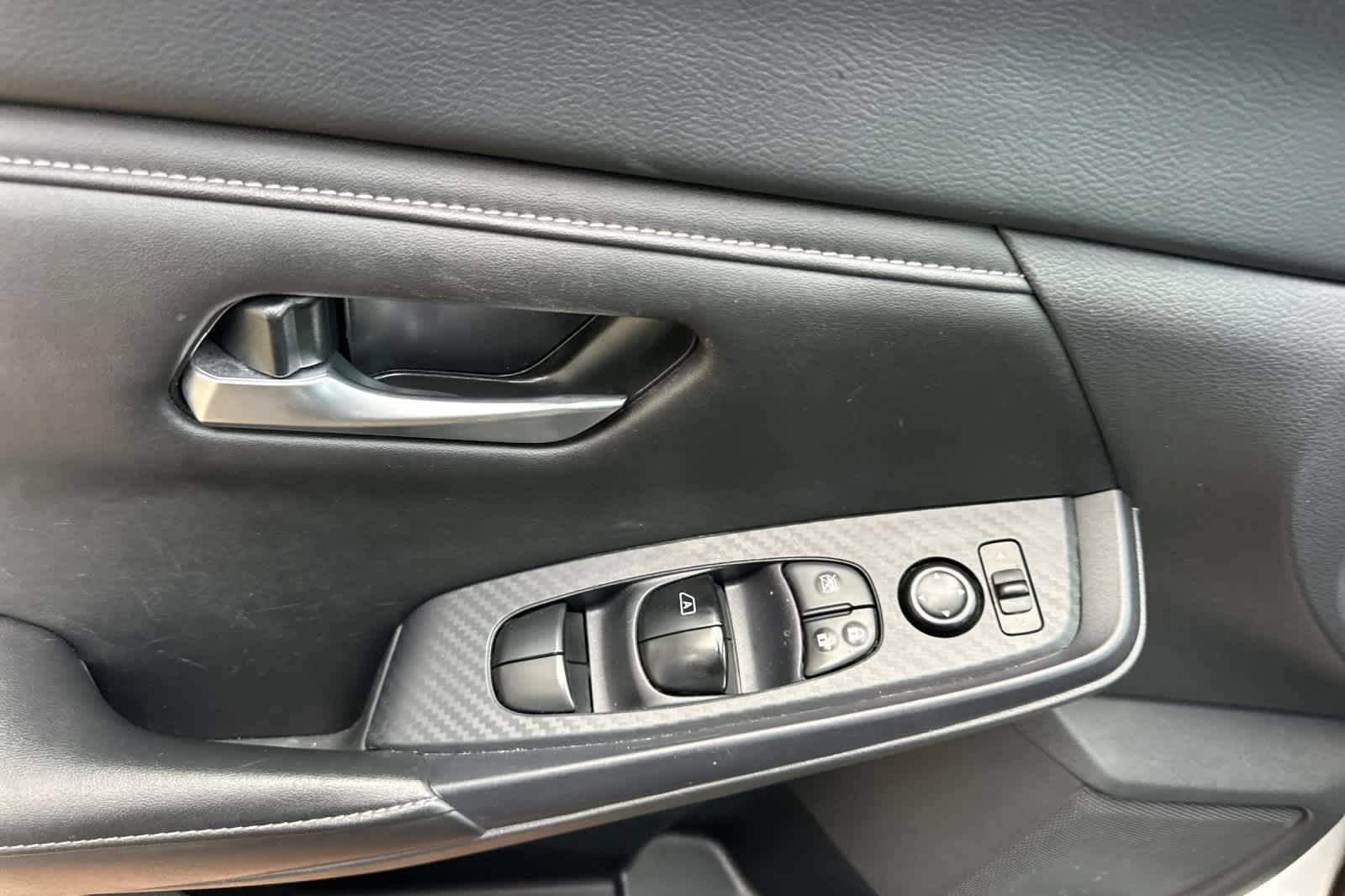 Used 2024 Nissan Sentra SV FWD image 13
