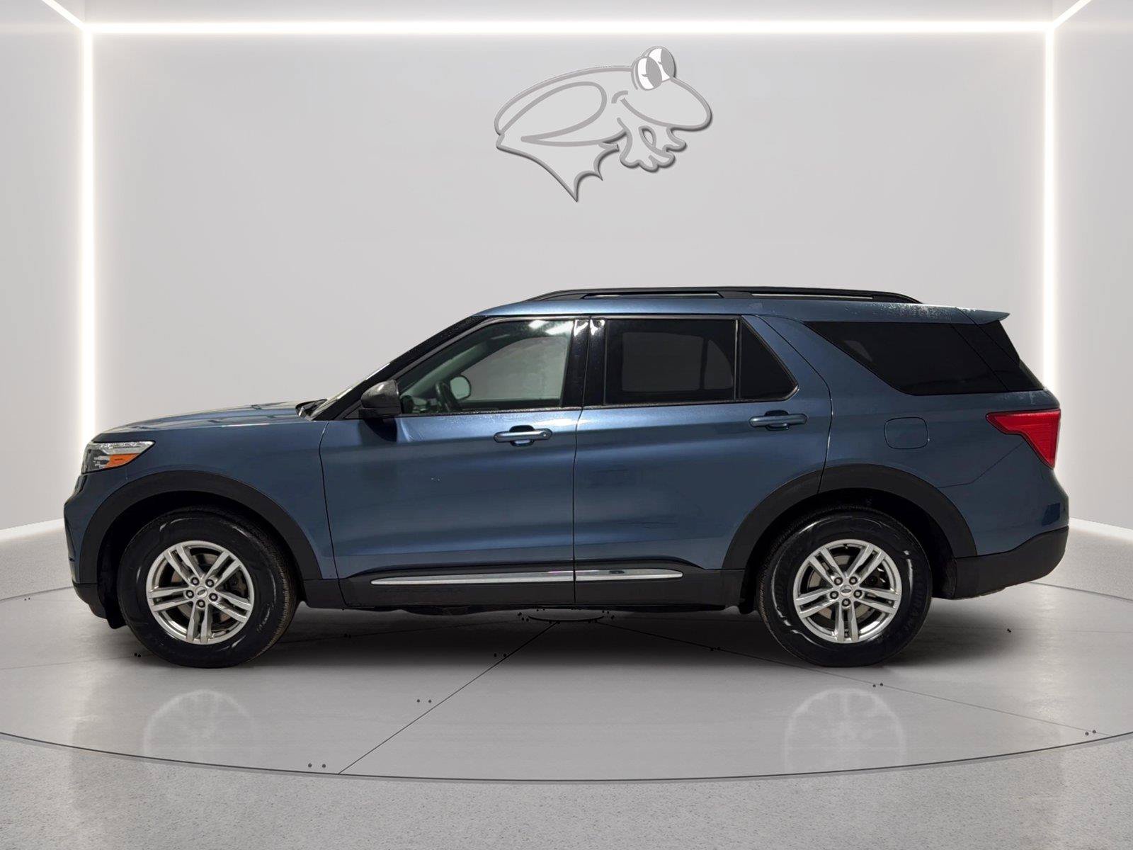 Certified 2020 Ford Explorer XLT w/ Comfort Package AWD/4WD image 2