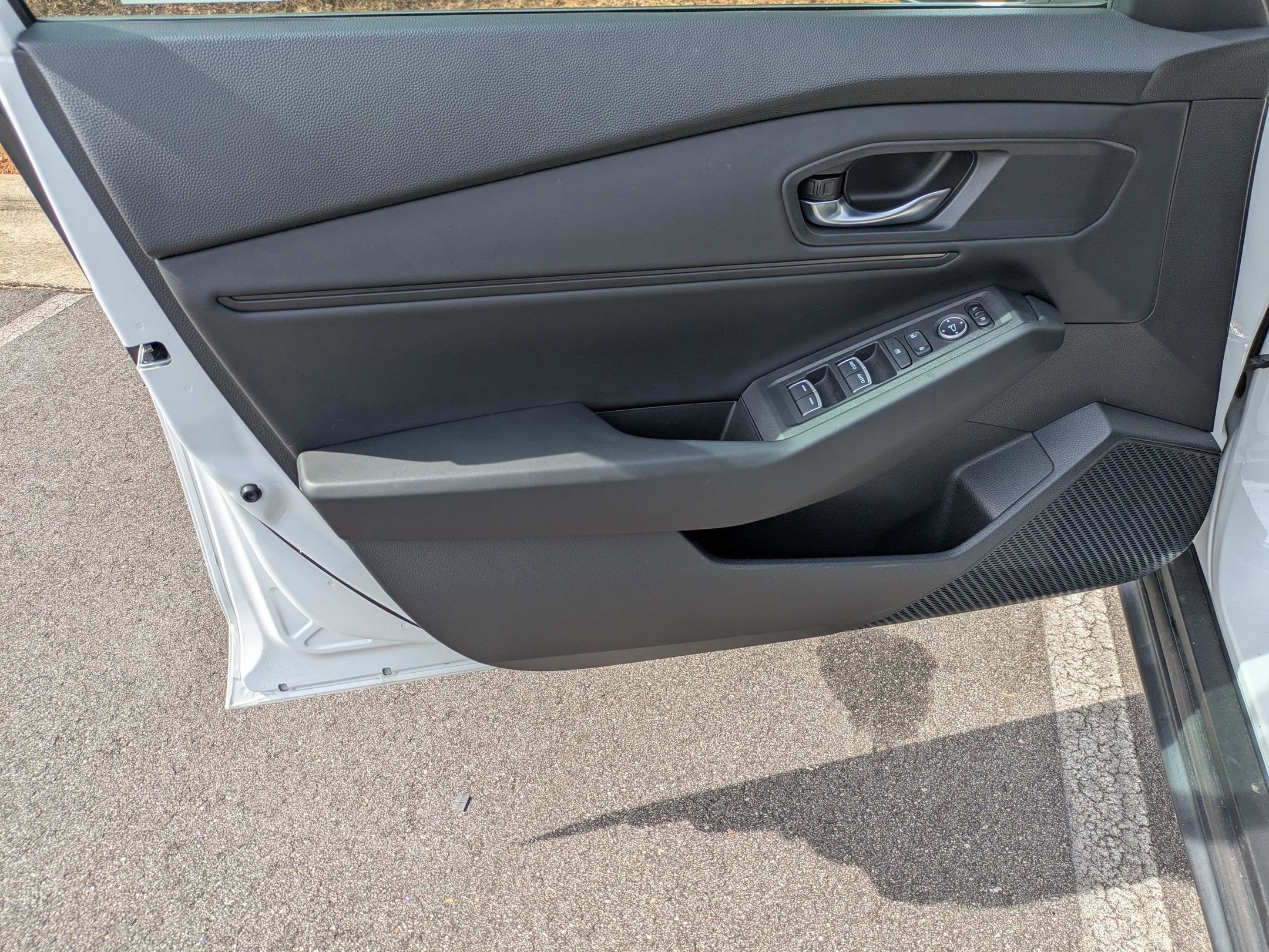 Used 2023 Honda Accord EX image 10