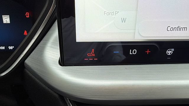 Certified 2024 Ford Escape Platinum AWD/4WD image 32