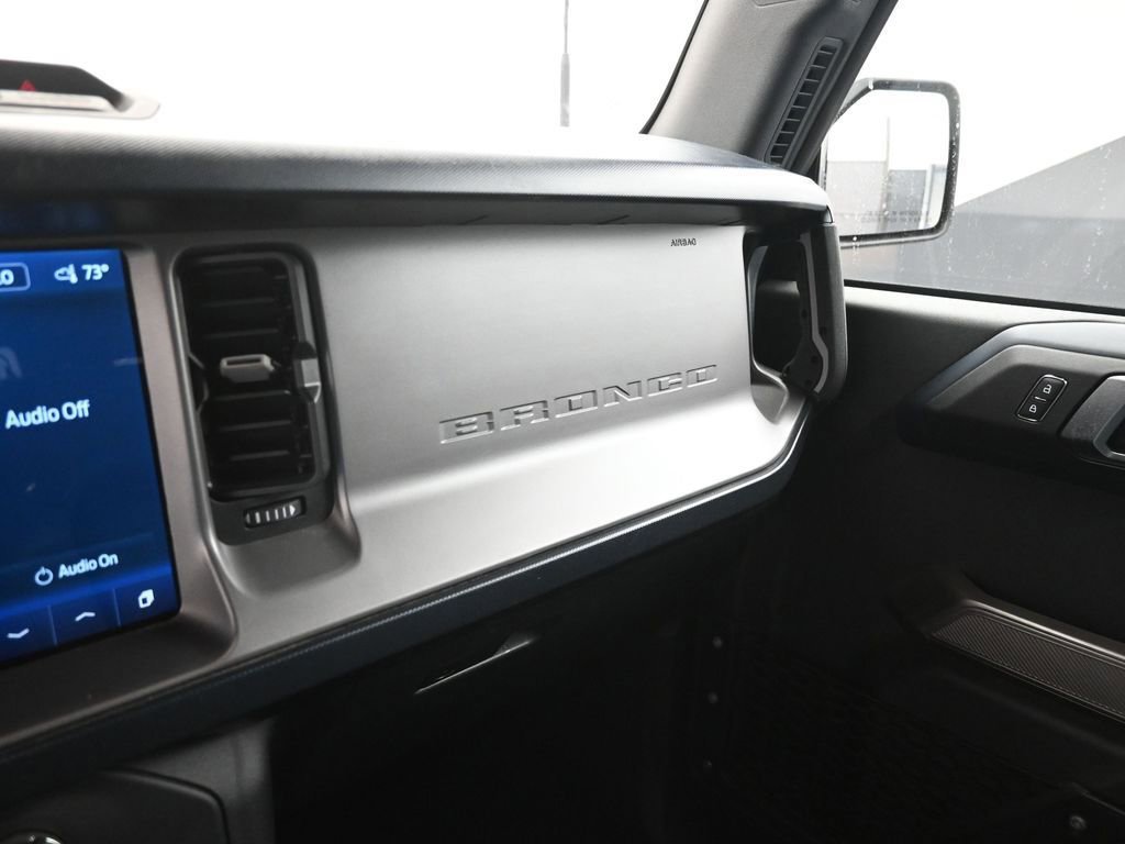 Certified 2022 Ford Bronco Outer Banks w/ Sasquatch Package AWD/4WD image 15