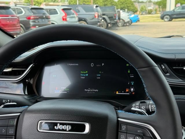 Used 2022 Jeep Grand Cherokee Trailhawk w/ Luxury Tech Group III AWD/4WD image 8