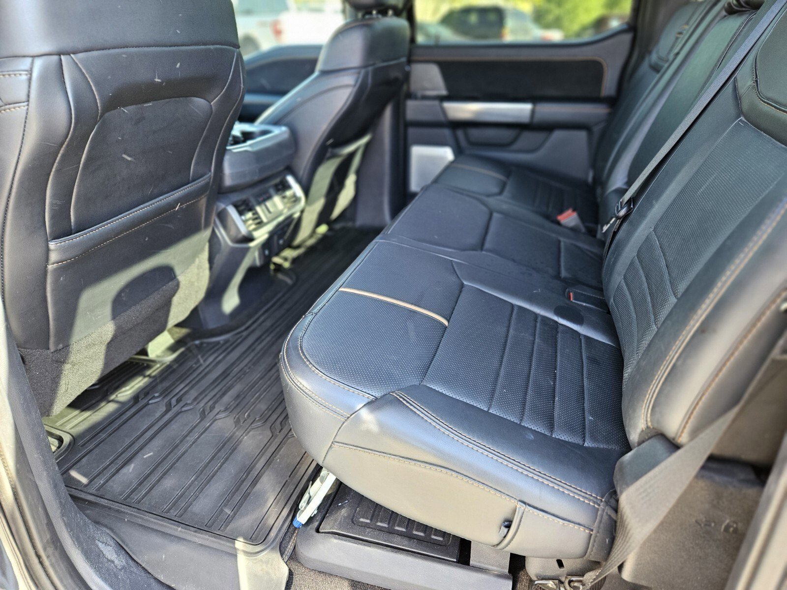 Certified 2022 Ford F150 Platinum w/ Equipment Group 701A High image 18