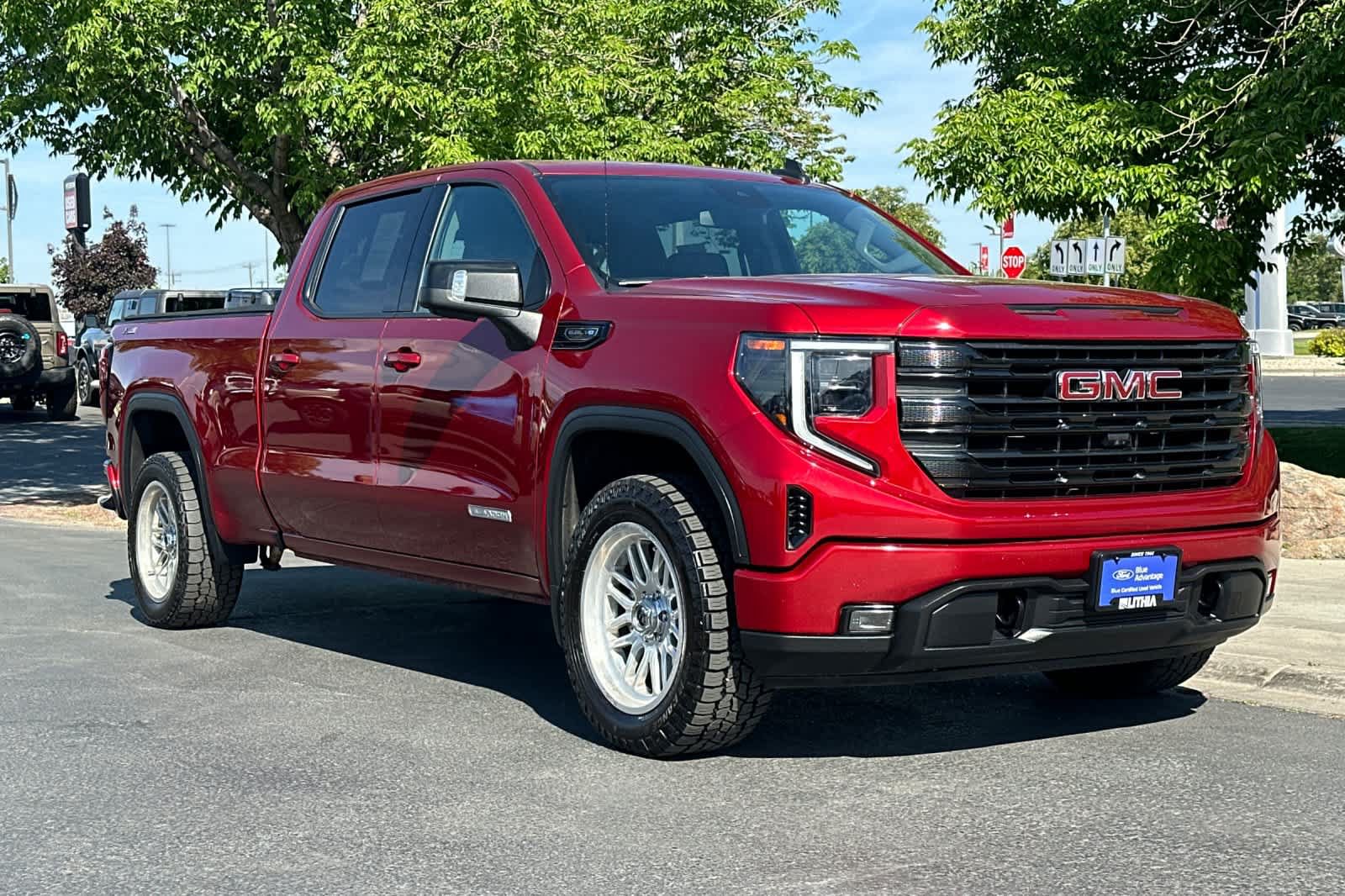 Used 2023 GMC Sierra 1500 Elevation w/ Elevation Premium Package AWD/4WD image 9