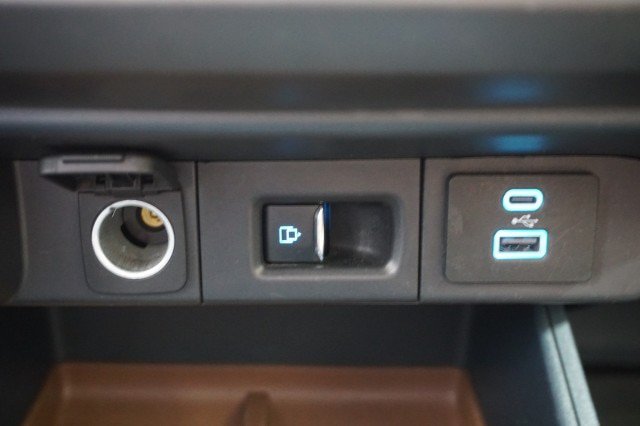 Certified 2023 Ford Maverick Lariat FWD image 33