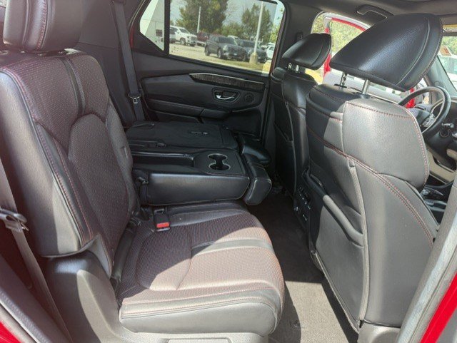 Used 2025 Honda Pilot Black Edition image 39