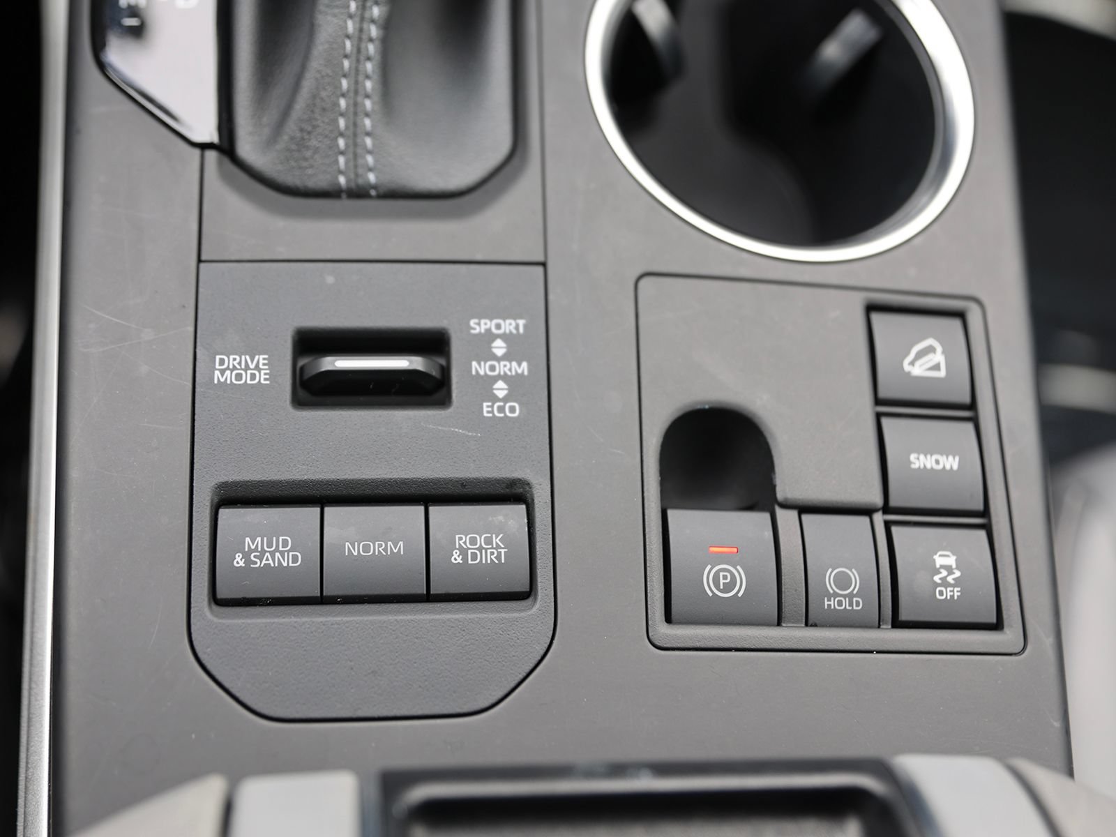 Used 2023 Toyota Highlander XLE AWD/4WD image 35