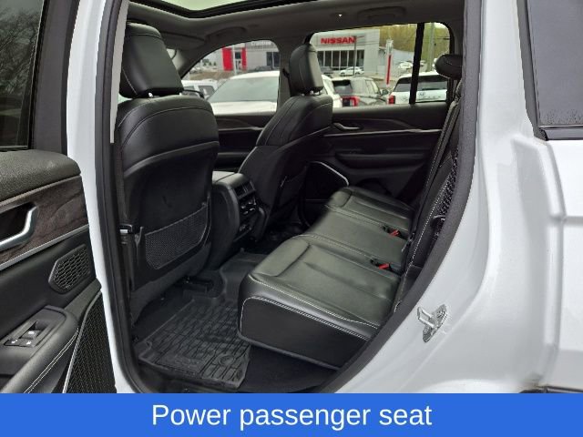 Used 2023 Jeep Grand Cherokee 4WD 4xe image 30