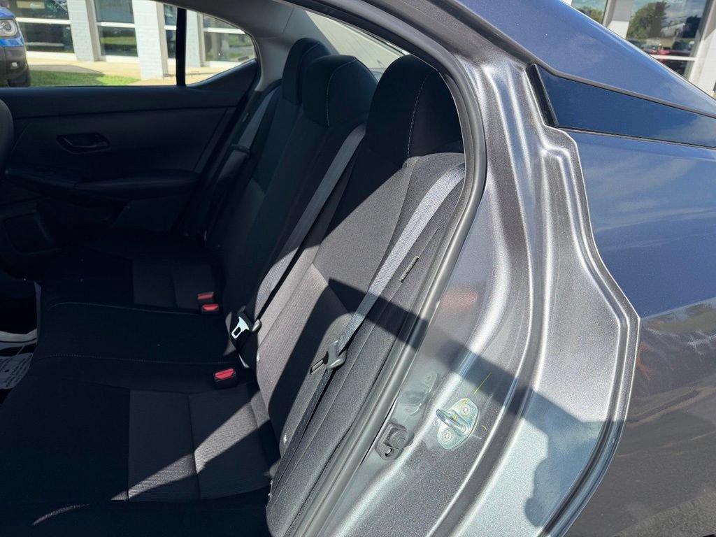 Used 2025 Nissan Sentra SV FWD image 9